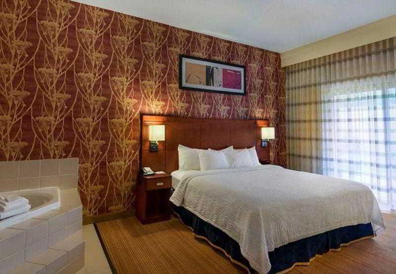 คอร์ตยาร์ด บอสตัน เวสต์โบโรห์ Hotel ภายนอก รูปภาพ