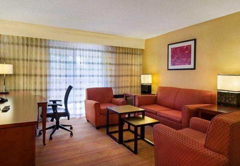 คอร์ตยาร์ด บอสตัน เวสต์โบโรห์ Hotel ภายนอก รูปภาพ