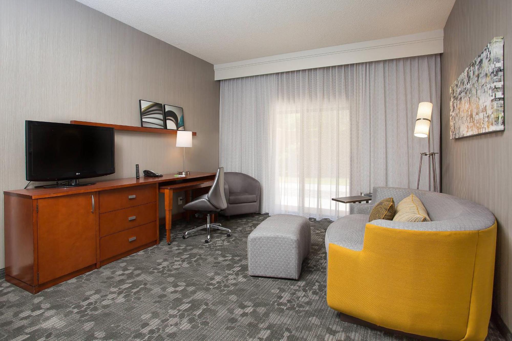 คอร์ตยาร์ด บอสตัน เวสต์โบโรห์ Hotel ภายนอก รูปภาพ