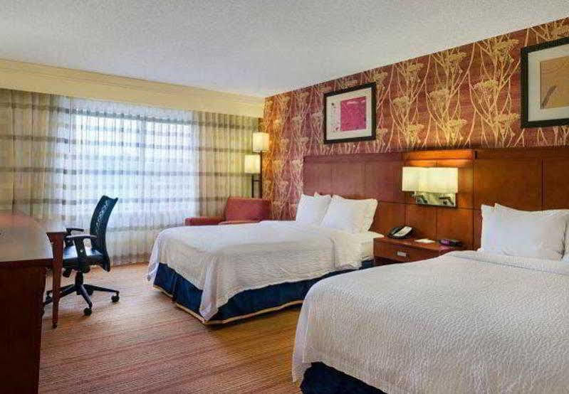 คอร์ตยาร์ด บอสตัน เวสต์โบโรห์ Hotel ภายนอก รูปภาพ